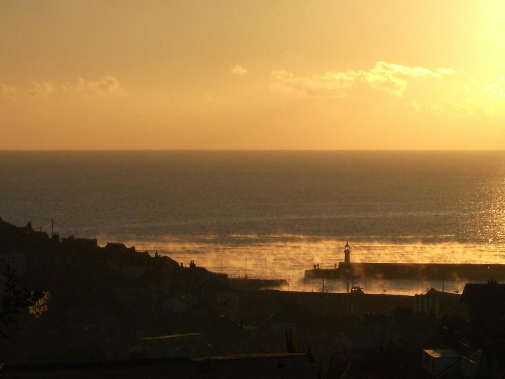 Bacchus Hotel Mevagissey Bagian luar foto
